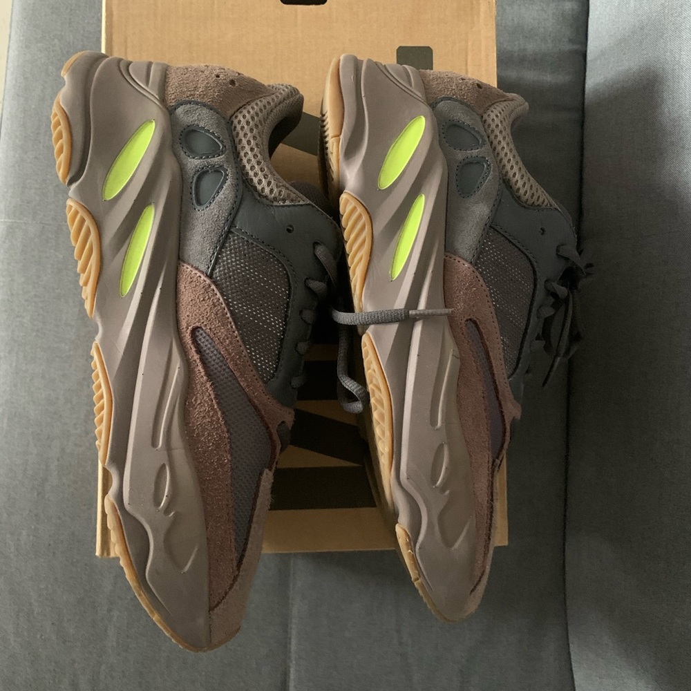 Yeezy boost 700 mauve‎ in a 9.5 - Picture 4 of 13